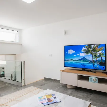 Casa D'avis By Mystay בית נופש *