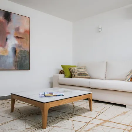 Casa D'avis By Mystay בית נופש